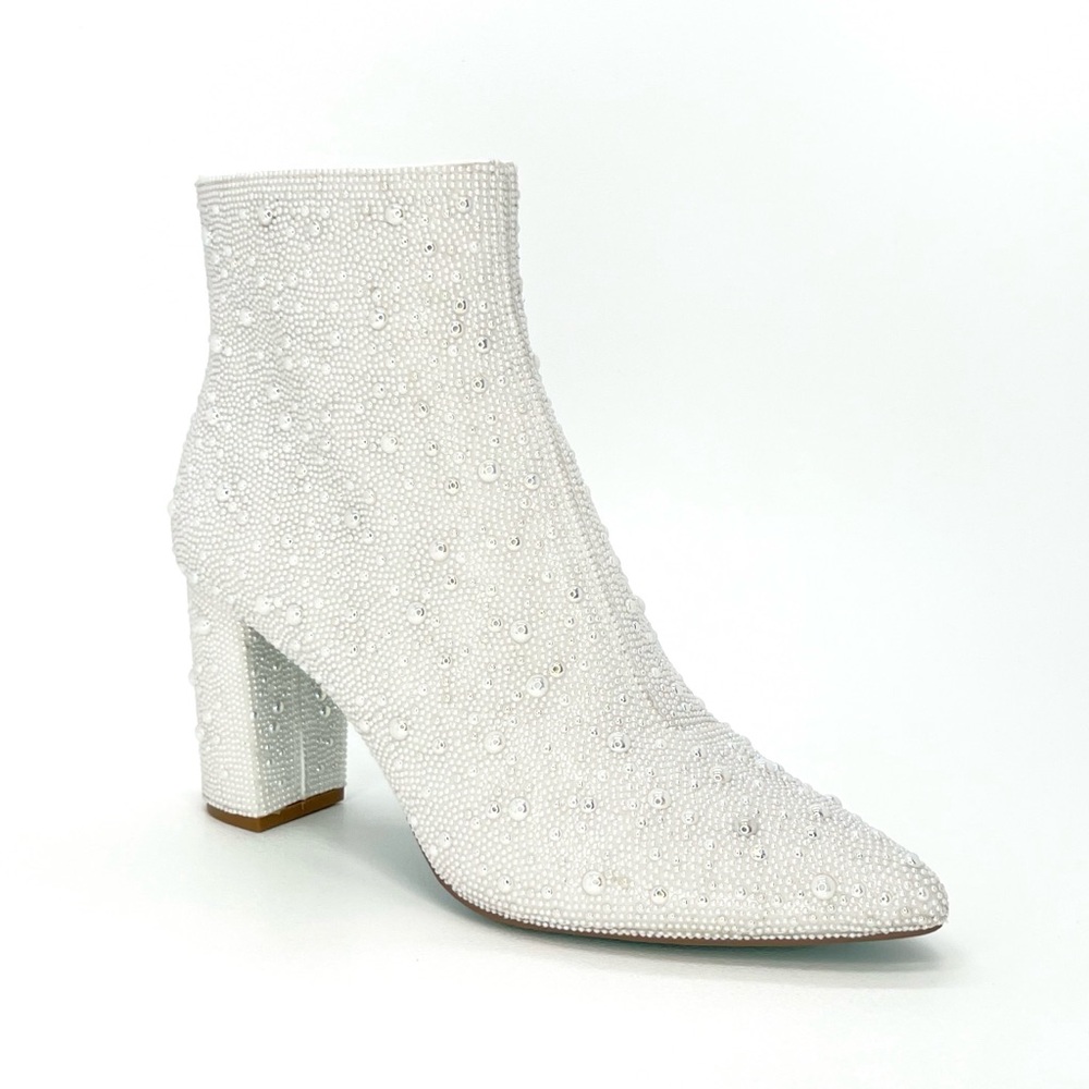 New Betsey Johnson Cady Rhinestone Ankle Boot Size 10 Ivory White Heeled Boots